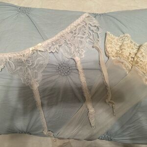 🌟 🌟 🌟 Vintage White Lace Garter and Hosiery Set 🌟 🌟 🌟